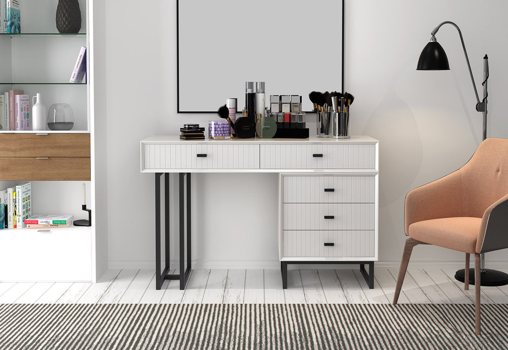Amaya Dresser