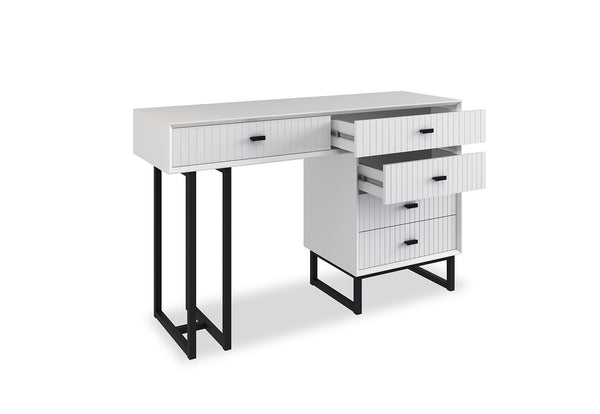 Amaya Dresser