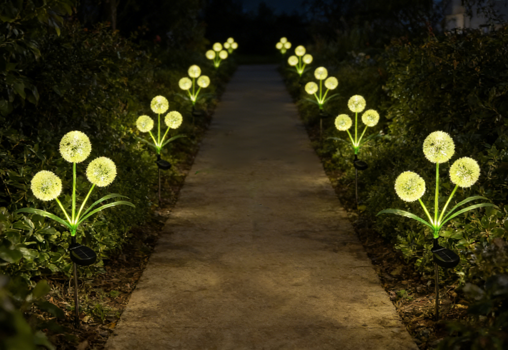 Lycoris Solar Outdoor Garden Light